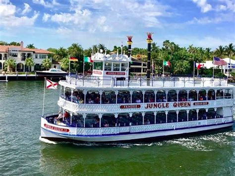 Jungle queen riverboat fort lauderdale. Los visitantes exploradores de Miami pueden embarcar en los Jungle Queen Riverboat para ser introducidos al mundo de los ricos y famosos con recorridos a lo largo del Río Nuevo, también conocido como la Venecia de América. Las excursiones salen del Bahia Mar Yachting Center en Seabreeze Blvd. n.º 801. 