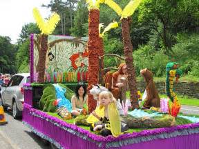 Jungle themed parade float. Aug 3, 2020 · Homecoming parades are a great way to show off your school pride to your community and bring everyone together. But one of the best parts of the parade is seeing all the amazing floats. Building homecoming floats is a great way for you and your besties to hang out and get excited for the big game. 