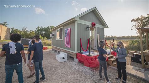 Junior high students building tiny home to help family experiencing homelessness