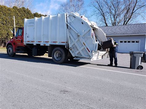 Junk removal jobs near me. Junk hauling services are a great option if you’re looking to clear out junk and debris but don’t want to do the heavy lifting. This is a guide to finding the right junk hauling service for your next project. 