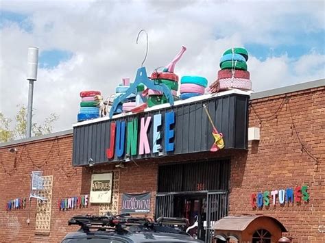 15,000 sq feet of vintage, costumes, antiques galore! Located in the heart of Midtown District. Let the Junkee staff help you dress up for any fun event or theme party. . 