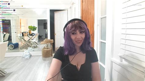 After CodeMiko's elevator prank had gone horribly wrong, Twitch streamer JustaMinx found herself in hot water (literally) during her latest, now-deleted IRL stream. The variety …