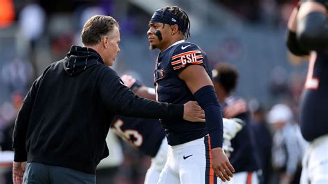 Justin Fields misses Chicago Bears practice, leaving rookie QB Tyson Bagent in line to make his 1st NFL start