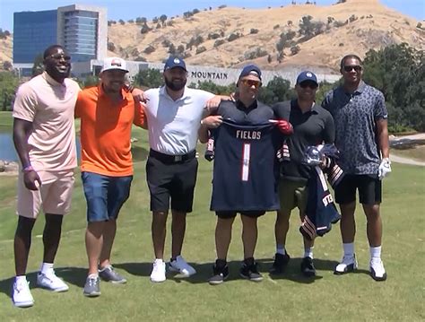 Justin Fields supports Jaylon Johnson at Inaugural Grizzly Golf Classic