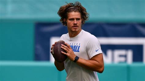 Justin Herbert got a fresh cut...