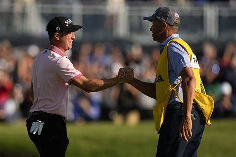 Justin Thomas wins 2nd PGA title in playoff after 7-shot rally - KSLA