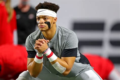 Justin Fields was the No. 11 overall pick in the 2021 NFL Draft, with the Chicago Bears trading up for him. ... Salary $4,717,989. Networth $10,000,000. Justin Fields is not in a relationship ...