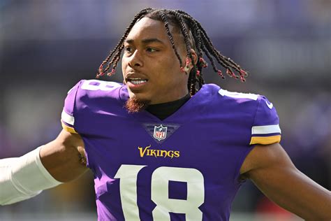 2020-2024 Rookie (CURRENT) Justin Jefferson signed a 4 year , $13,122,805 contract with the Minnesota Vikings, including $7,103,856 signing bonus, $13,122,805 guaranteed, and an average annual salary of $3,280,701. In 2024, Jefferson will earn a base salary of $19,743,000, while carrying a cap hit of $19,743,000 and a dead cap value of $19,743,000.. 