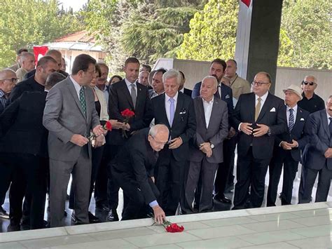 Kılıçdaroğlu, Menderes ve Özal’ın anıt mezarlarını ziyaret etti