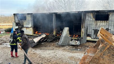 Kırklareli'nde fabrika inşaatındaki işçi konteynerinde çıkan yangın söndürüldü