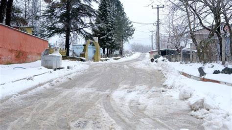 Kırklareli'nde kar yağışı etkisini kaybetti, kapalı köy yolu kalmadı