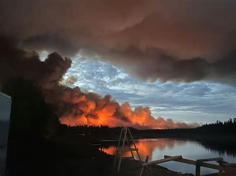 K’atl’odeeche First Nation, Hay River, N.W.T., order evacuations as wildfire spreads