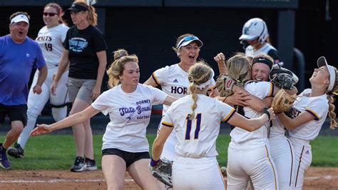 K state softball. State softball matchups are set! Quarterfinals are set for Thursday, May 25, with semifinals and finals scheduled for Friday, May 26. CLASS 6A. To be played at KU’s Arrocha Ball Park (1) Olathe Northwest [22-0] vs (8) Lawrence Free State [10-12] - Olathe NW 9-1 