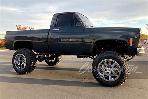 6" Skyjacker lift w/Edlebrock dual front remote resoviour shocks, single rear remote. Rancho skid-plate. 17" x 9" M/T Classic Lock Wheels, 35" BFG A/T or M/T tires. 4.10 PercisionGears w/factory locker, T/A Performance rear-end cover. Banks CAI intake, ported throttlebody, JBA coated headers, over-sized Magnaflow cats, Magnaflow cat …