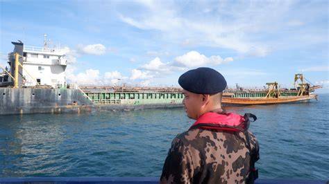 Kapal Asing Keruk Pasir Laut, KKP Ungkap Modusnya - raincitystudios.com