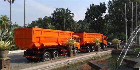Kapasitas Satu Unit Compactor Setara 3 Truk Sampah … - raincitystudios.com