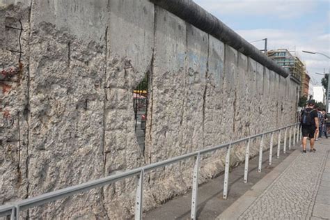 Kejatuhan Tembok Berlin - Wikiwand - wintechmobiles.com