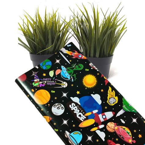 Kertas Kado Glossy Astronot - Outer Space (5 Lembar) - wintechmobiles.com