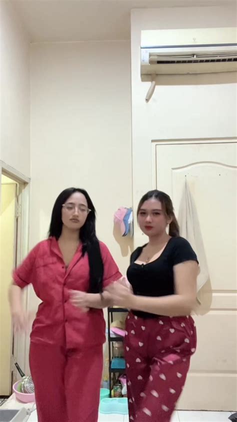 KISAH PORNO Video viral bugil & trigger samples 400 tips energi penuh terus falsetto minggu ini main poker TXXX Milf ganti nomor hp image 1