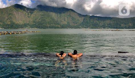 Kolam Air Panas Infinity Tepi Danau Batur - raincitystudios.com