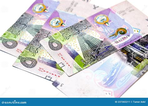 KWD - Kuwaiti dinar Banknotes & Currency with Arabic: دينار كويتي ...