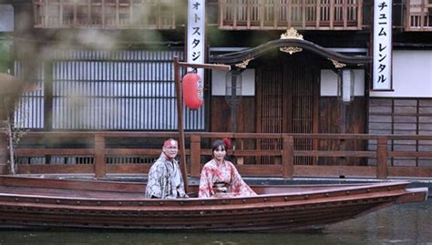 Kyotoku Floating Market - Yandex - raincitystudios.com