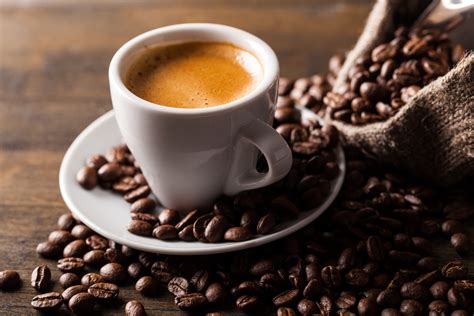 Kaffee - Kaffee 男性. (飲料) コーヒー 。. Kaffee ist - wie schwarzer Tee - ein koffeinhaltiges Getränk. コーヒーは、紅茶と同様、カフェインを含む飲料だ。. Kaffee の格変化. 単数. 複数. 主格. Kaffee. 