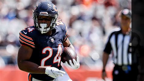 Herbert finished second among Bears in carry share (30.6%) and rushing yards per game (56.2) in 13 games played. A hip injury in Week 10 caused him to miss the next four games. Among 41 RBs who received 100+ carries, Herbert finished 25th in PFF rushing grade, third in yards after contact per attempt (3.67), and tied for sixth in elusive rating.. 