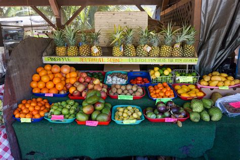 Kahuku fruit stand. Kahuku Fruit Stands is a permanent structure and part of Kahuku farms, who also offer farm tours. Please check their website for details. When: Open Daily from 9:00 a.m. until 5:00 p.m. Where: Kahuku Farms, Kahuku Fruit Stands is located on the mauka side of the road, across from road from Kawela Bay in Kahuku 