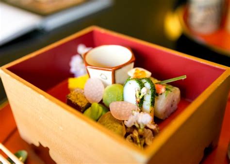 Read Kaiseki The Exquisite Cuisine Of Kyotos Kikunoi Restaurant By Yoshihiro Murata
