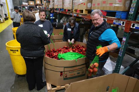 Kaiser Permanente teams up with food bank to feed Bay Area families