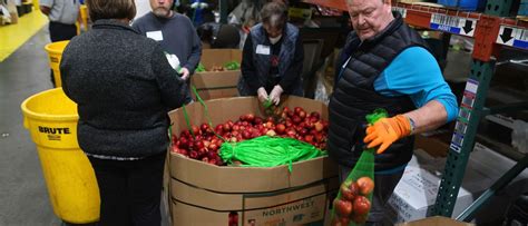 Kaiser Permanente teams up with food bank to feed families