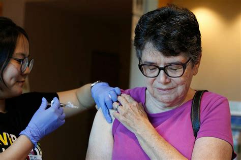 Kaiser santa clara flu shots. Kaiser Permanente Santa Clara is providing free flu shots to members at a drive-up clinic this year, thanks to a partnership with Mission College. Two large parking … 