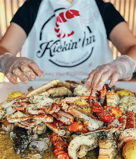 Kajun seafood. Welcome to Cajun Crack’n Seafood House. With more than 15 years in the seafood and service industry, we know that eating should be an experience and we are always looking to enhance that experience by bringing in fresh seafood to complement our extensive selection of southern spices and recipes. 