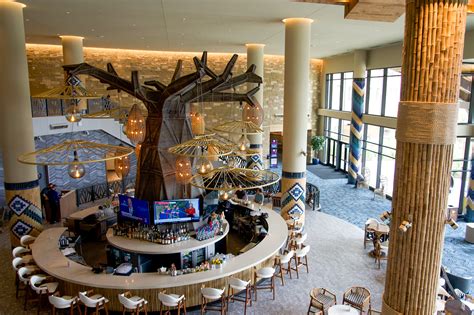 Kalahari resort restaurants. Dig in to a magnitude of dining options from signature sit down to casual fast eateries at Kalahari Resort and Conventions in Sandusky, OH. Some meals may be quick family … 
