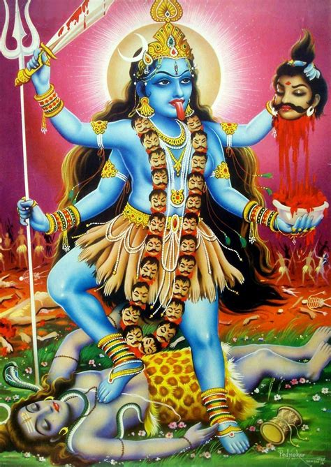 Kali hindu. El origen de la diosa Kali se encuentra en los antiguos textos sagrados hindúes, conocidos como los Vedas. Sin embargo, su culto y veneración se popularizó en la época medieval, especialmente a través de los textos tántricos y el movimiento bhakti. Se cree que Kali es una manifestación de la diosa Parvati, la esposa del dios Shiva. 