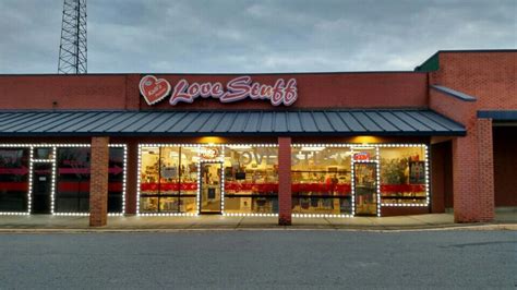Reviews from Kalli's Love Stuff employees in Dothan, AL about Wo