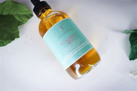 Kalon essential hair oil. Kalon Essential hair oil is created to revive and moisturize dry hair, promote growth, fight back against dandruff, Prevent frizz, add shine and alleviate split ends. 