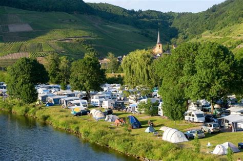 Kamperen met hond op een camping in Duitsland ACSI