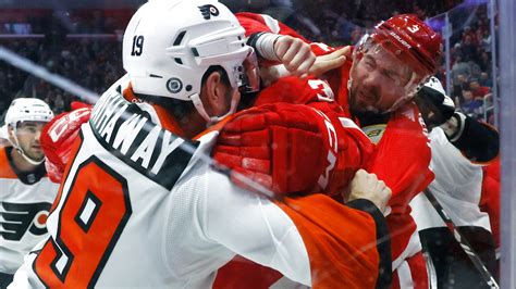 Kane scores 2 regulation goals, another in shootout in Red Wings’ 7-6 win over Flyers