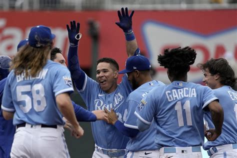Kansas City’s Fermin knocks cover off baseball vs. D-backs