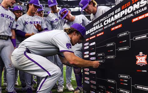 Kansas State pitchers combine for 2-hitter, eliminate Texas