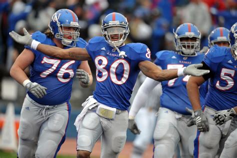 Kansas football 2009. Sep 16, 2023 · Kansas game time, TV channel, betting odds today against Nevada. Kickoff: 9:30 p.m. (CT) TV: CBS Sports Network Betting odds: Kansas by 28 points Kansas football at Nevada recap FINAL: Kansas 31 ... 