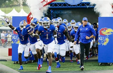Kansas football seasons. 2:29 For the second year in a row, the University of Kansas Jayhawks have started their season with four straight wins. The Jayhawks opened conference play on Saturday in a Week 4 win over BYU,... 