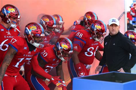 0:05. 0:45. LAWRENCE — Kansas football's 2022 regular season continued Saturday at home against Duke. The Jayhawks came in after opening the season with wins against Tennessee Tech, West .... 