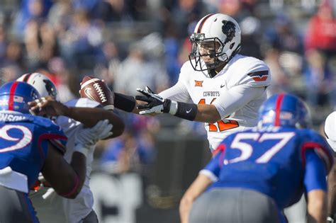 Alex Hale missed a 43-yard field goal with 9:38 remaining that would have put Oklahoma State up 33-32. Minutes later, Kansas went for it on fourth-and-5 from the Oklahoma State 40.. 