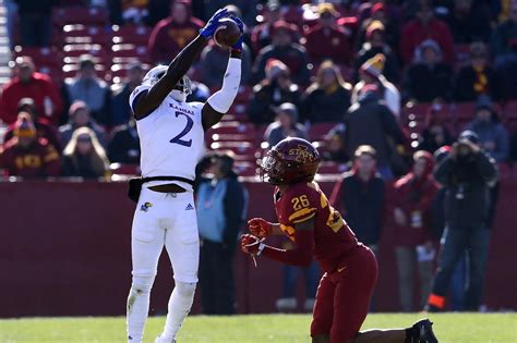 Kansas loses to arkansas. Iowa State's victory over Cincinnati in Week 7 resulted in a lost bet for Kansas City Chiefs star tight end Travis Kelce, who played for the Bearcats program before turning pro. Kelce paid his ... 