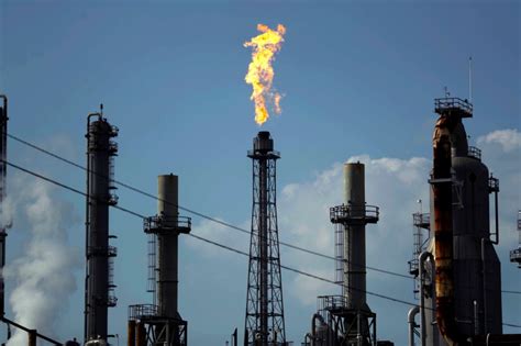 Kansas oil refinery agrees to $23 million in penalties for violating federal air pollution law