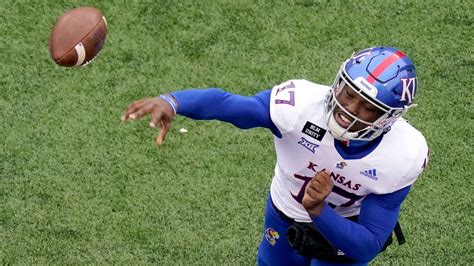 Kansas starting qb. Kansas quarterback Jalon Daniels is doubtful for Saturday's game against UCF and is considered week-to-week with back tightness. Jason Bean likely will start against the Knights. 