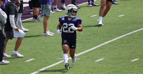 22 Deuce Vaughn is a running back for the team. His height is 5 feet 6 inches, and his weight is 176 pounds. His hometown is Round Rock, Texas, and he attends high school at Cedar Ridge. His career honors include being named to the 2021 Consensus All-American Team and the 2021 First Team All-American Team (Associated Press). 